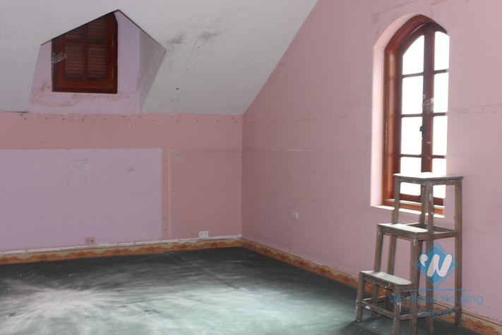 Unfurnished house available for rent in Nghi Tam street, Tay Ho, Hanoi